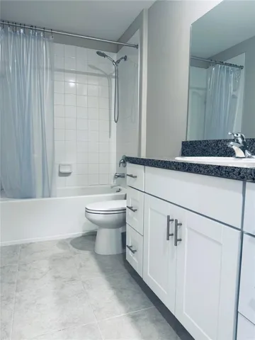 2nd Bath upstairs