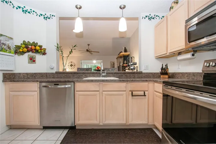 Kitchen w/pass thru to Great Room