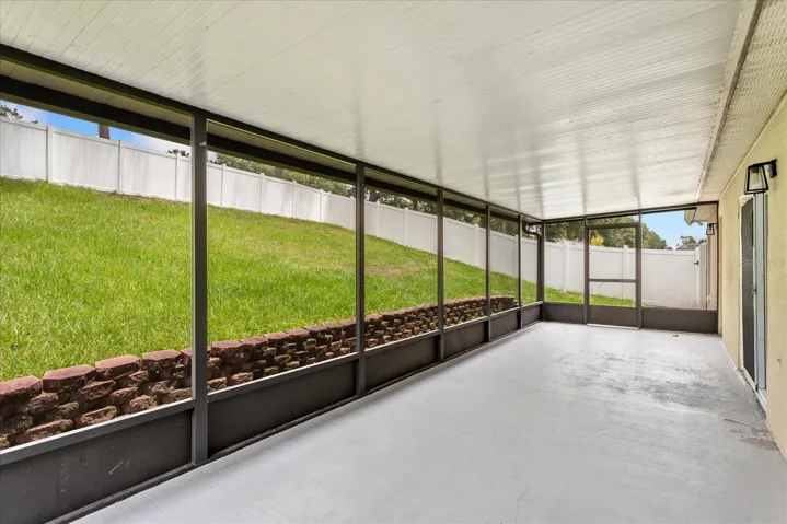 Screen Patio, Fenced Back Yard