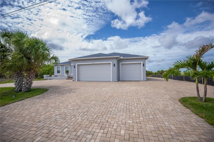 paver lined circular drive