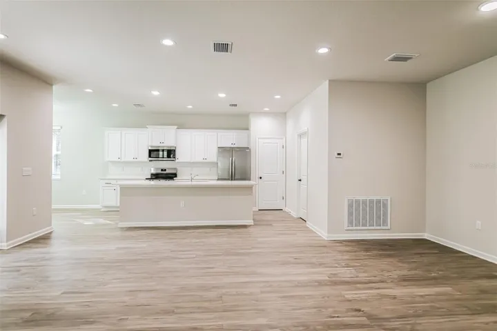 Family to Kitchen