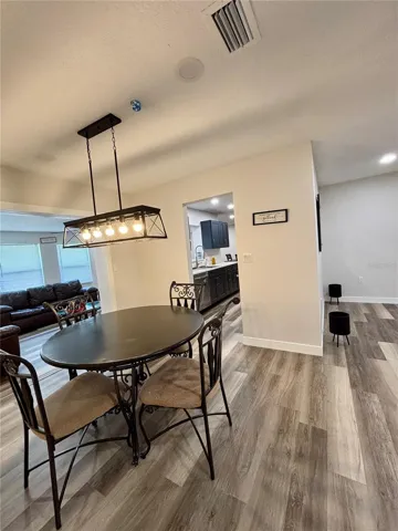 Breakfast Nook/Dinette
