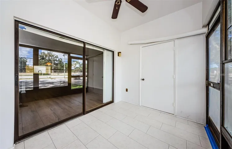 Screen Room