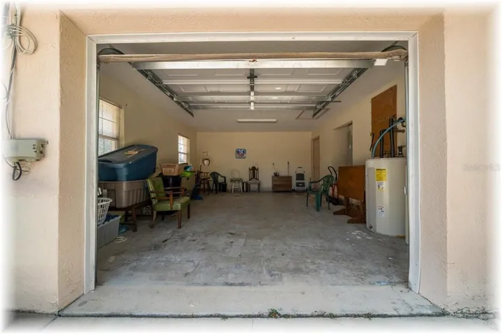 OVERSIZED 1 CAR GARAGE HAS BRAND NEW WIFE GD OPENER TOO!