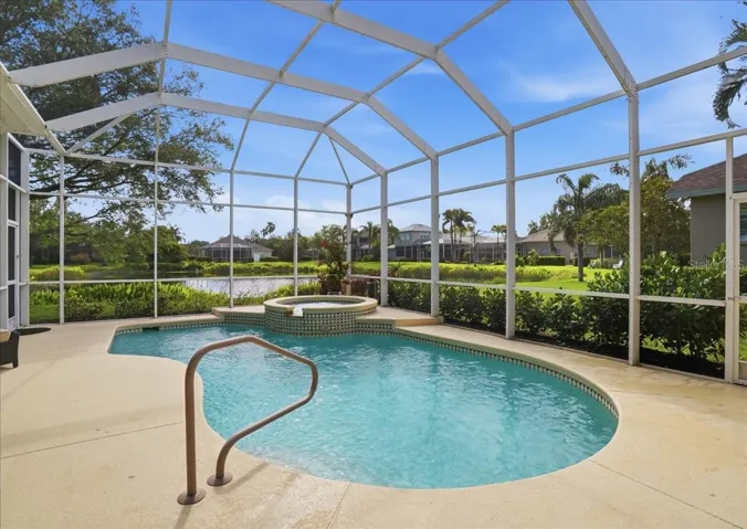 Large Salt water Pool and Hot Tub and Upgraded Lanai Screen