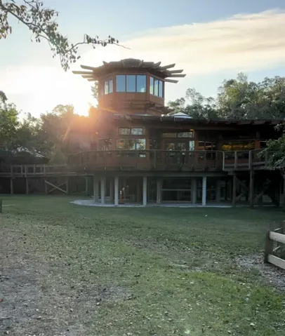 Robinson's Preserve is a short bicycle ride away.