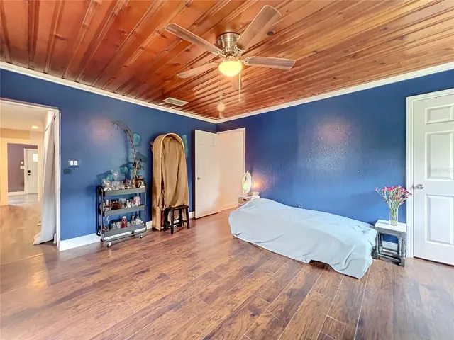 Large Primary Bedroom