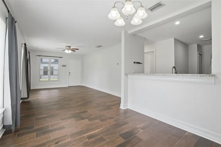 Living room/dining combo