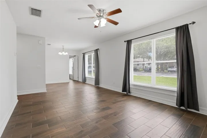 Living room/dining combo