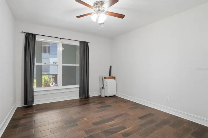 Guest bedroom