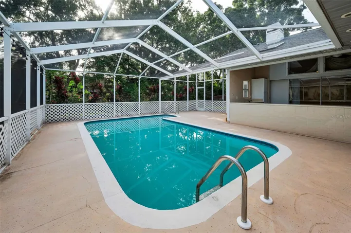 Screened-in Lanai & Pool