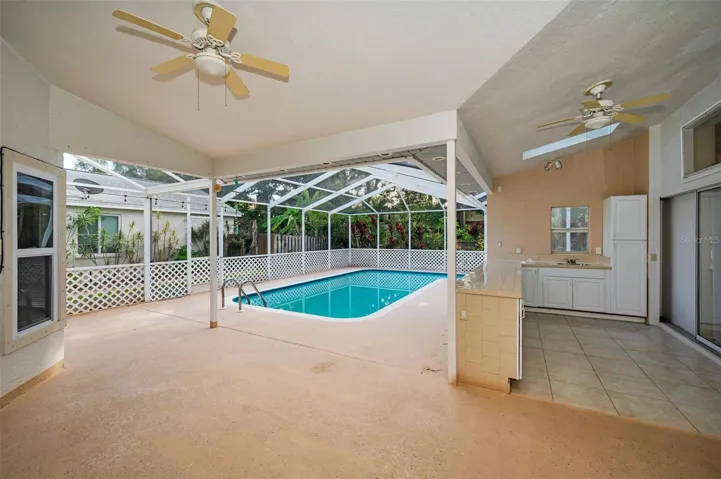 Screened-in Lanai & Pool