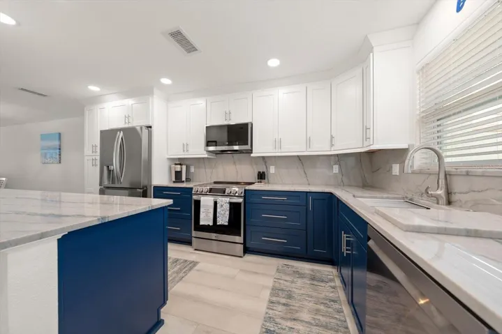 Thoughtfully designed kitchen footprint—truly a chef’s delight!
