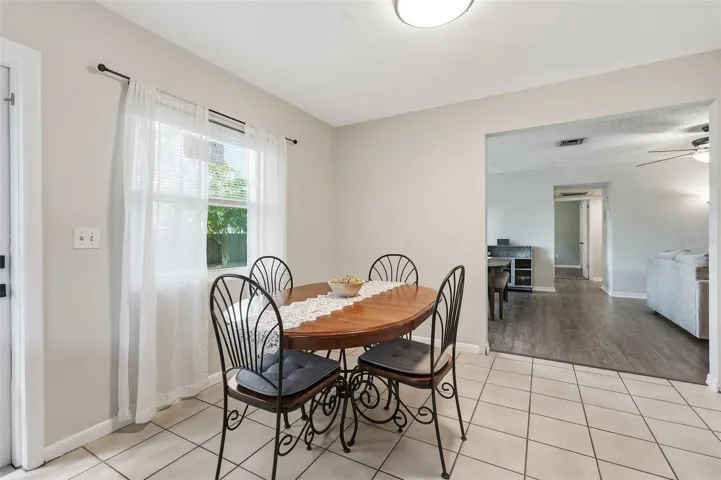 Eat in area in kitchen