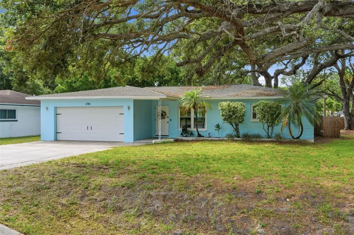 Great curb appeal, freshly painted