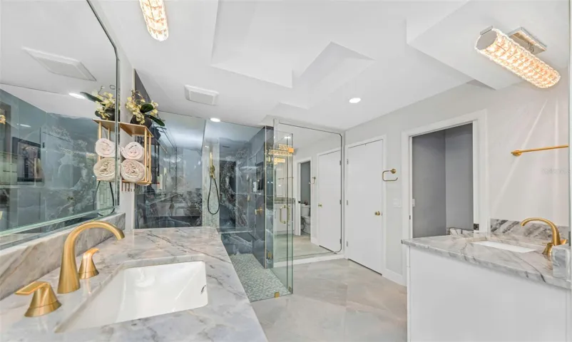 Primary room en suite