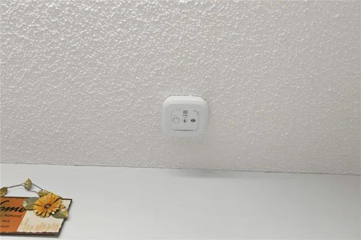 WHOLE HOUSE FIRE PROTECTION , WATER PROTECTION, INCLUDES BED SHAKER AND CARBON MONOXIDE UNIT DETECTION