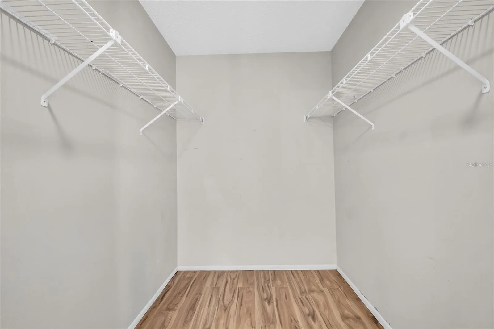 HUGE walk-in closet for storage~