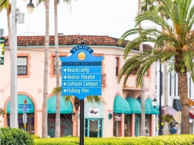 Explore Historic Downtown Venice