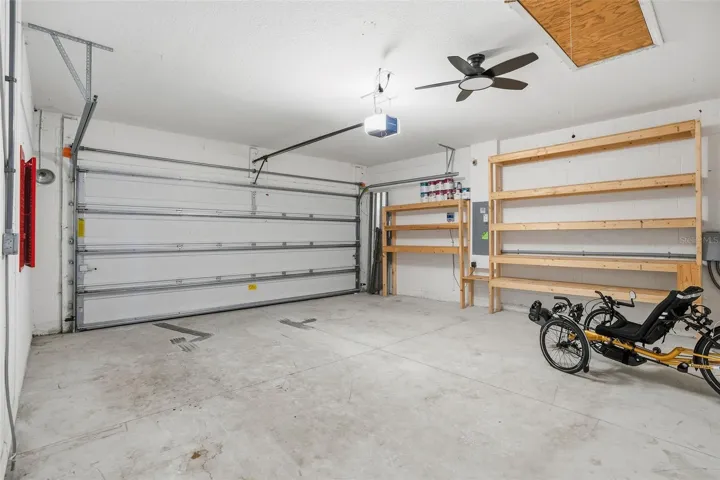 Oversized 2C Garage with Storage