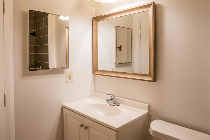 2nd full hall bath