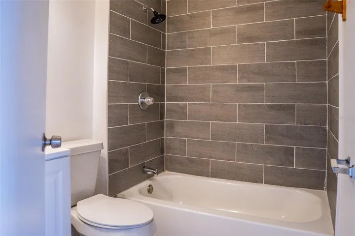 2nd full hall bath