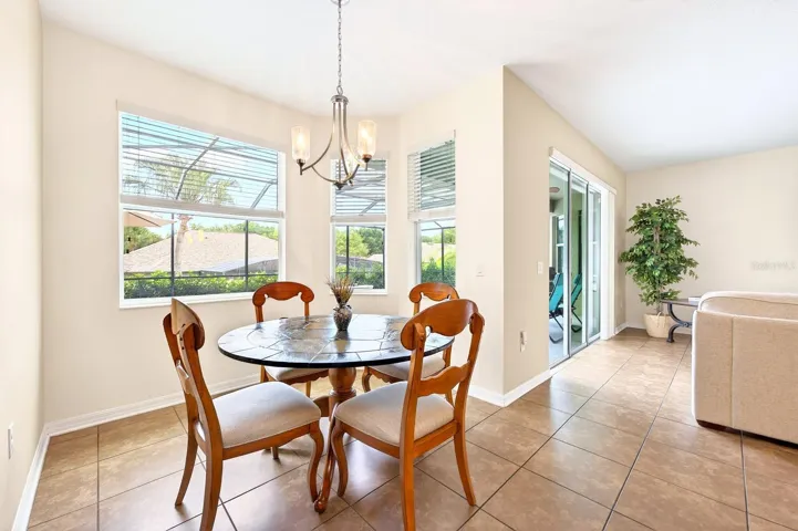 The sunny Breakfast Nook
