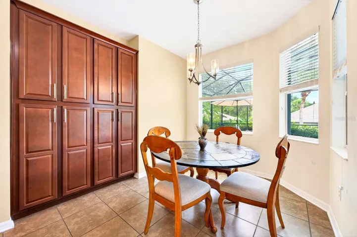 The sunny Breakfast Nook