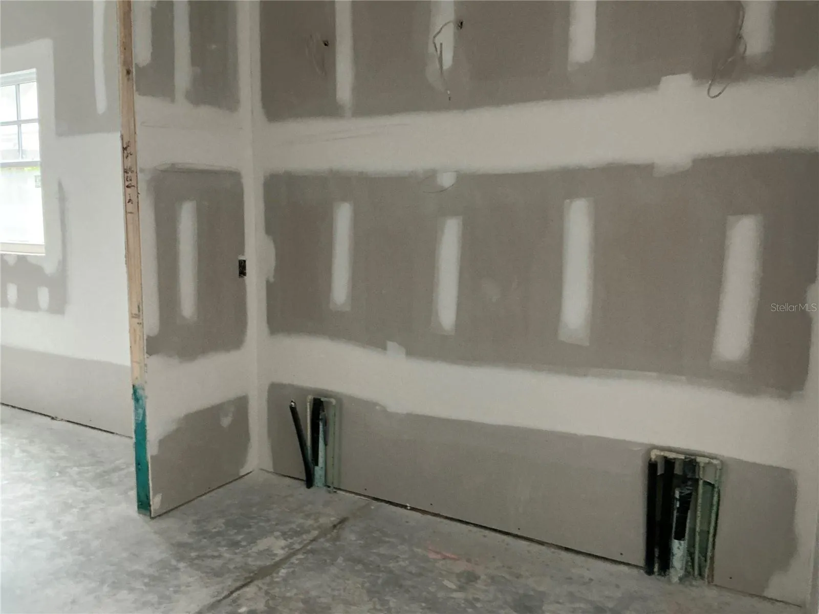 Master bath dual sinks