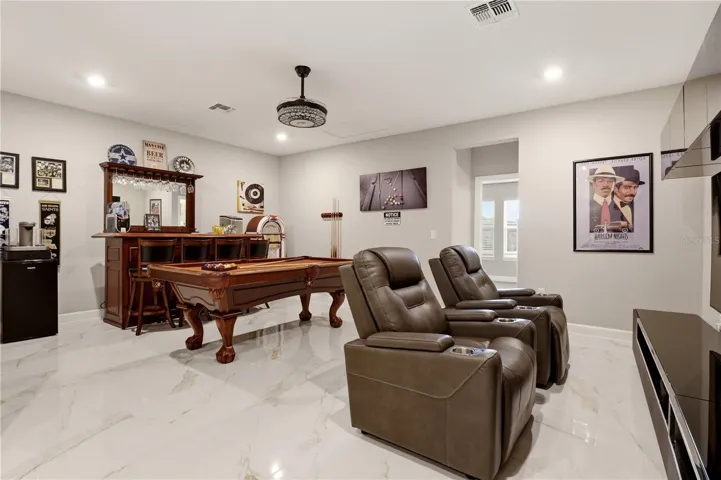 upstsairs bonus/loft