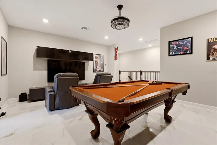 upstsairs bonus/loft