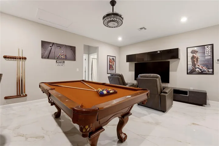upstsairs bonus/loft