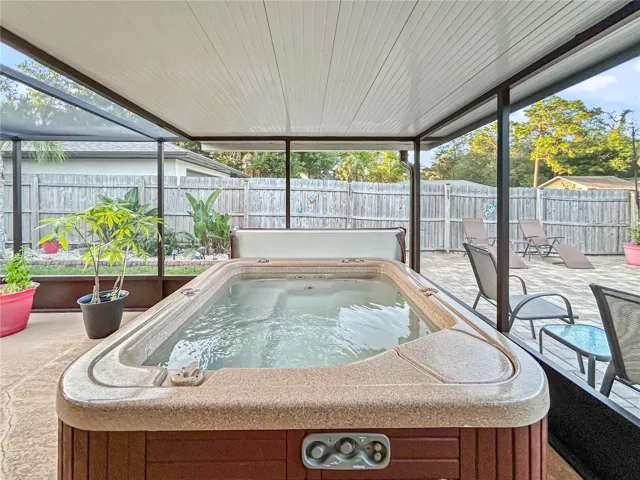 Hot tub Conveys