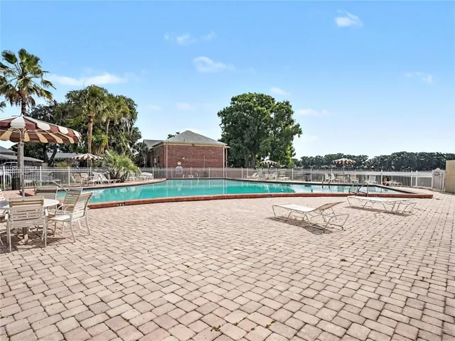 HUGE POOL!