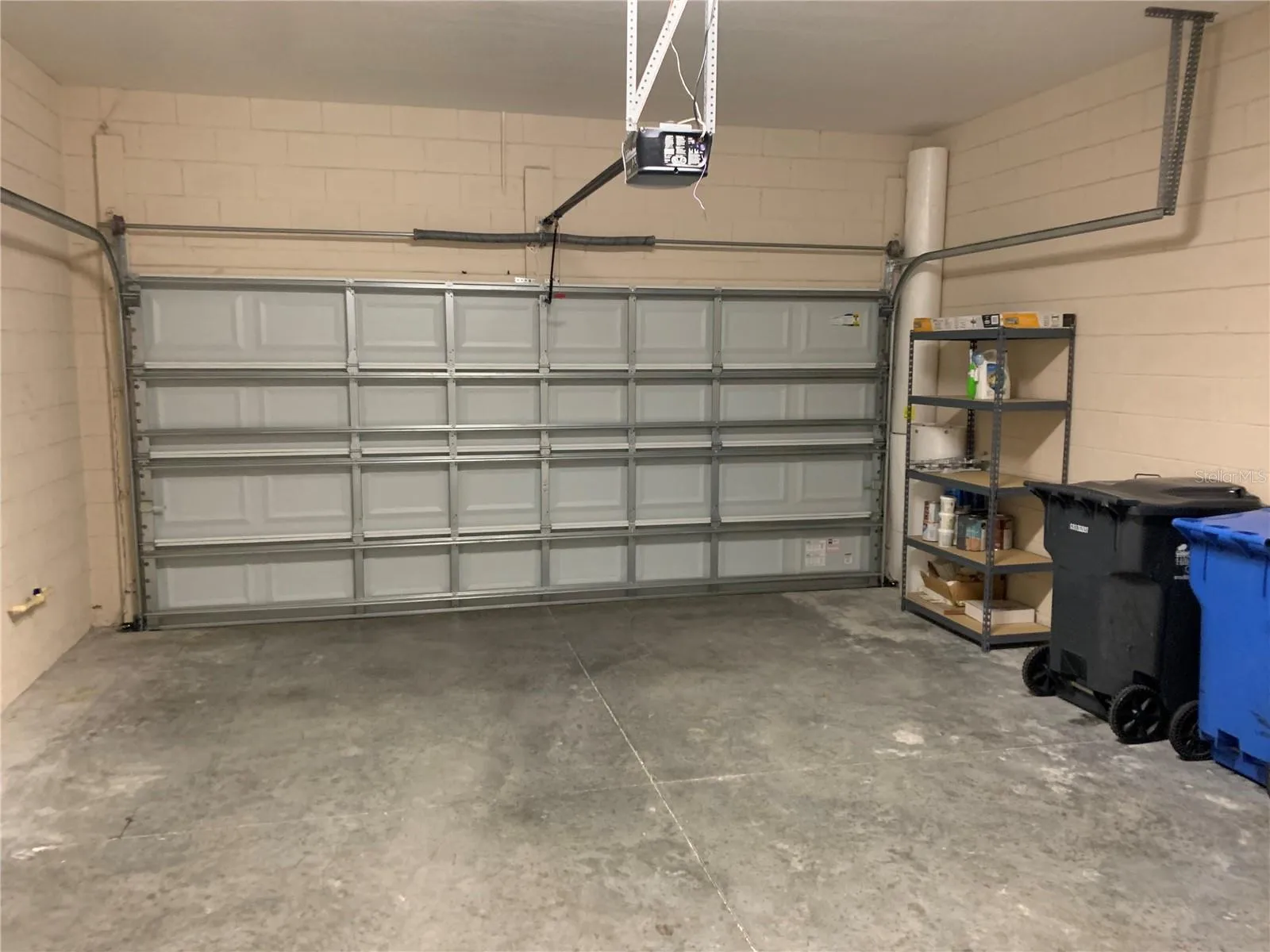 2 car garage-Perfect!