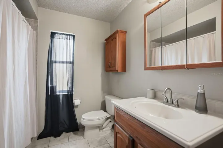 Bathroom 2.