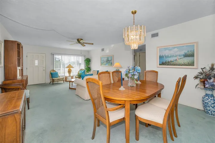 Living / dining room combo