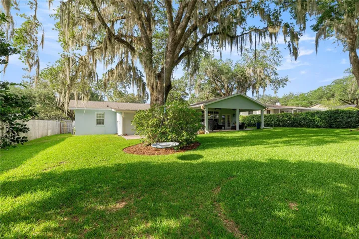 SPACIOUS BACK YARD