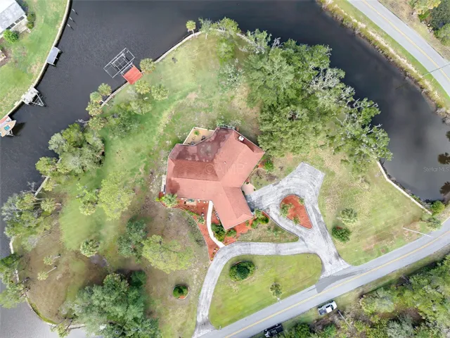 Approx 700 ft of waterfrontage