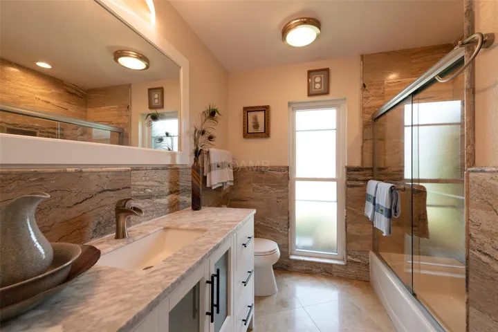 2nd Full Bathroom