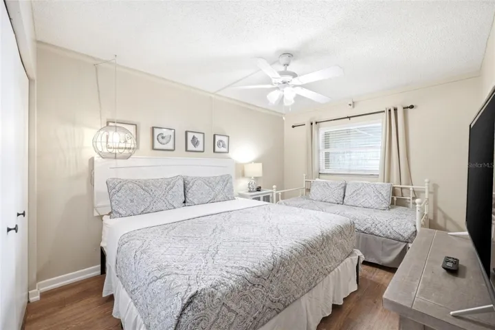Guest bedroom 1