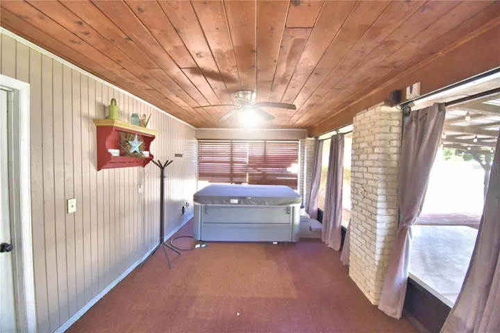 Bonus Room - Hot Tub does not convey