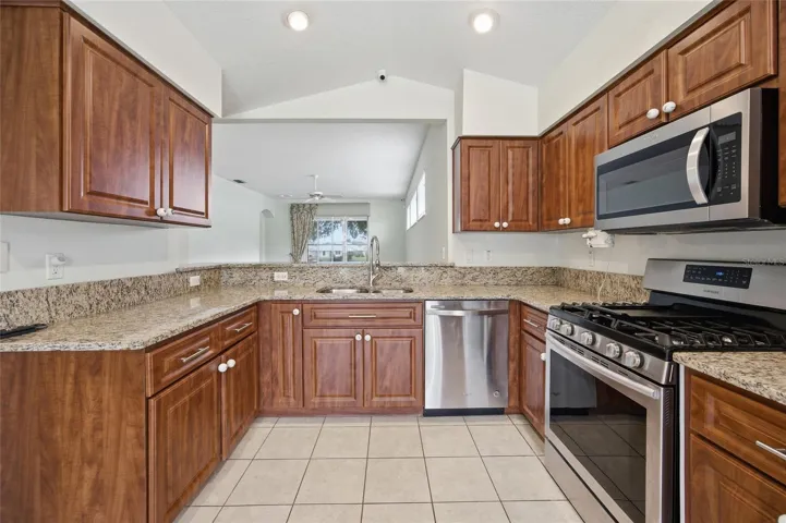Kitchen with open bar counter
