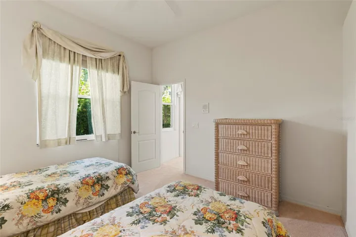 bedroom 4 w/pool bath
