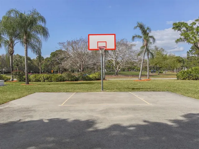 The community park is a resident favorite with basket ball courts!