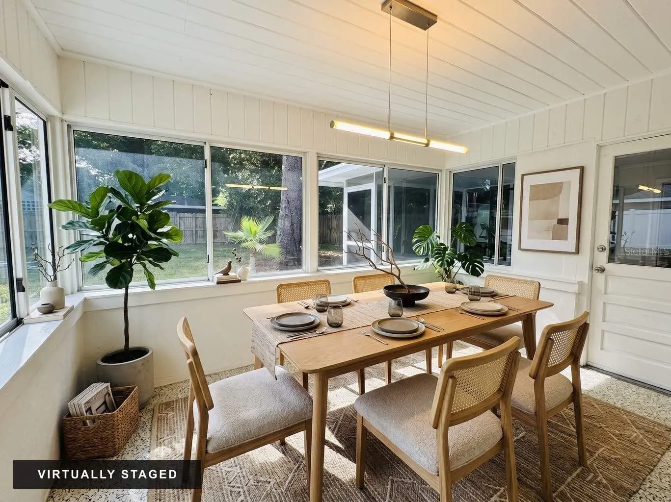 Florida Room, Digitally Altered Virtual Staged