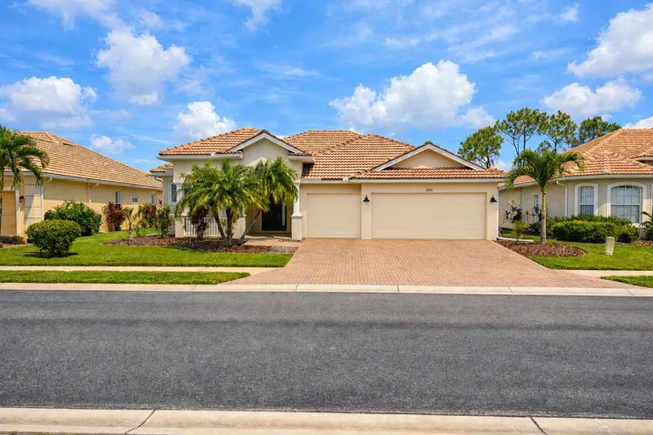 Paver Driveway, 3 Car Garage