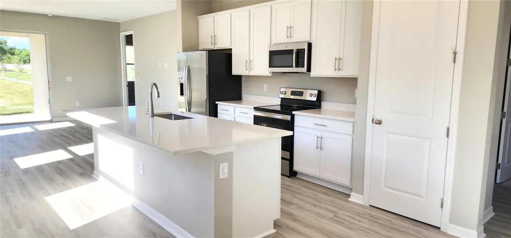Spacious and beautiful kitchen.