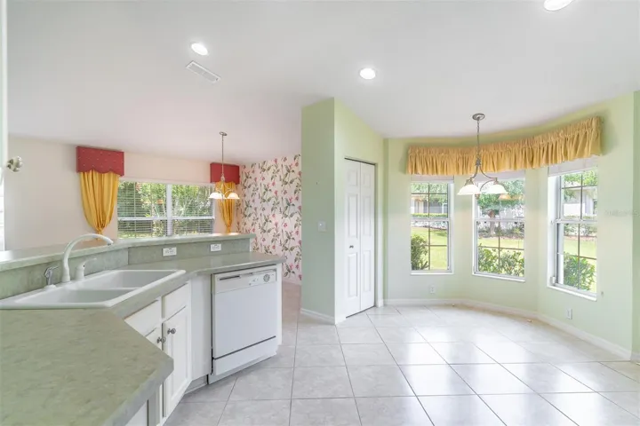 Spacious kitchen