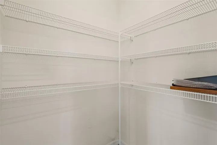 walk-in Pantry